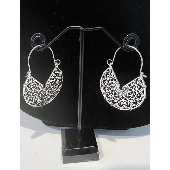 NEW Vintage Antique Boho Lace Circle Pierced Gold OR Silver Tone Earrings - Picture 4 of 6